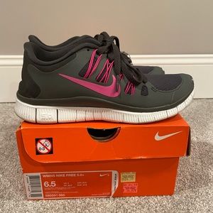 Size 6.5 gray and pink Nike